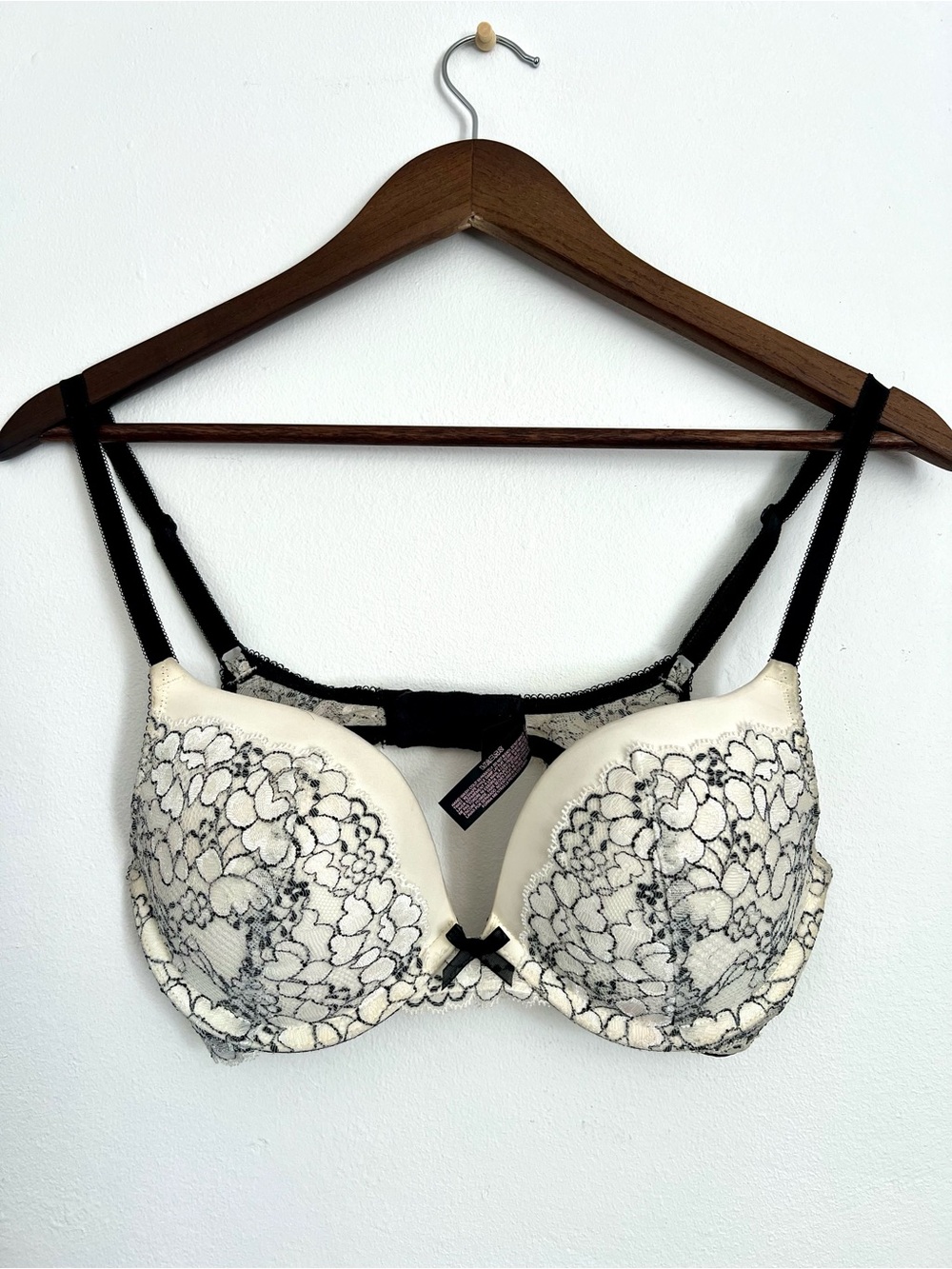 Victoria’s Secret Dream Angels Lace Push Up Bra 34C Black Cream Floral - Picture 2 of 6